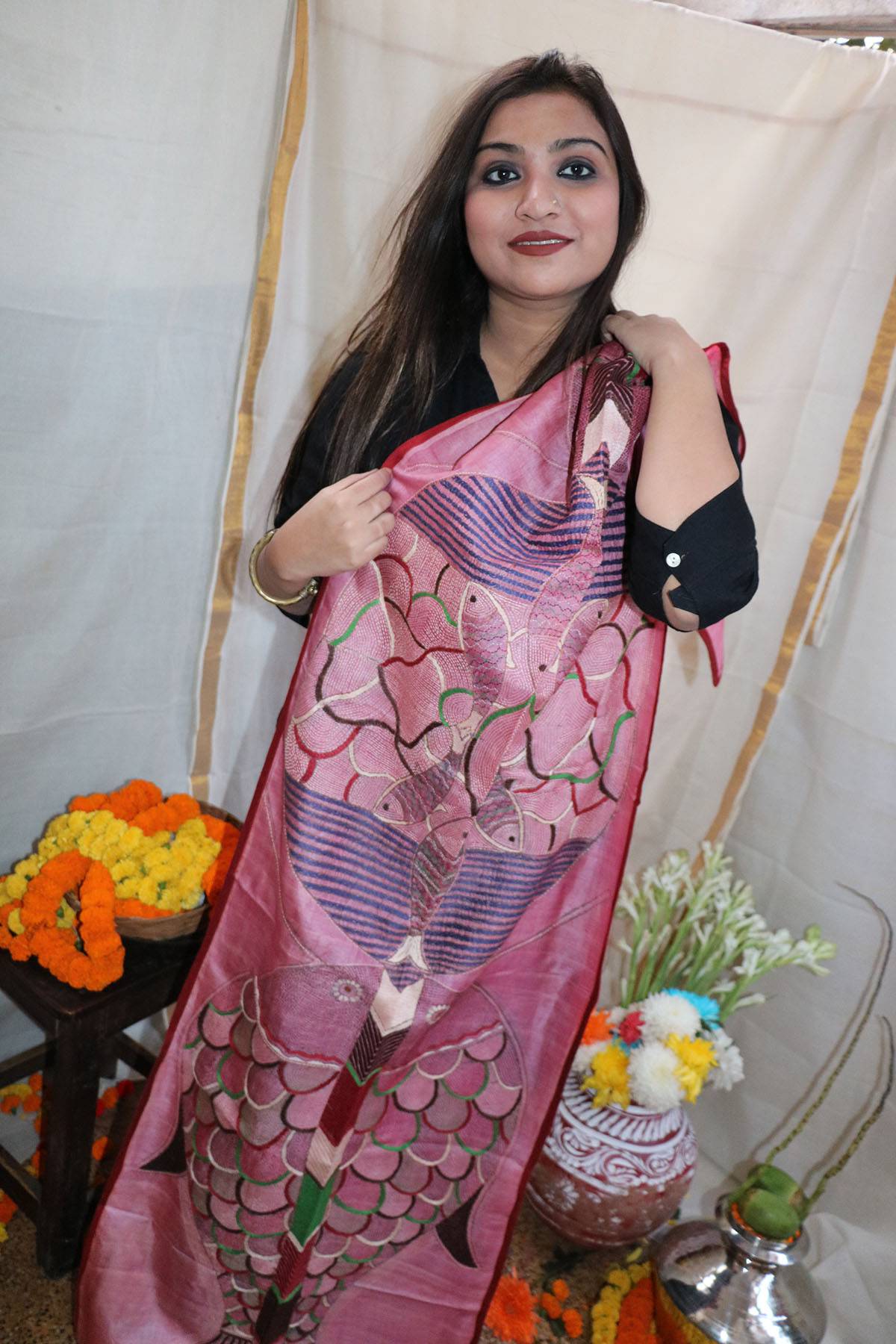 LARGE & SMALL FISH DESIGN STOLE